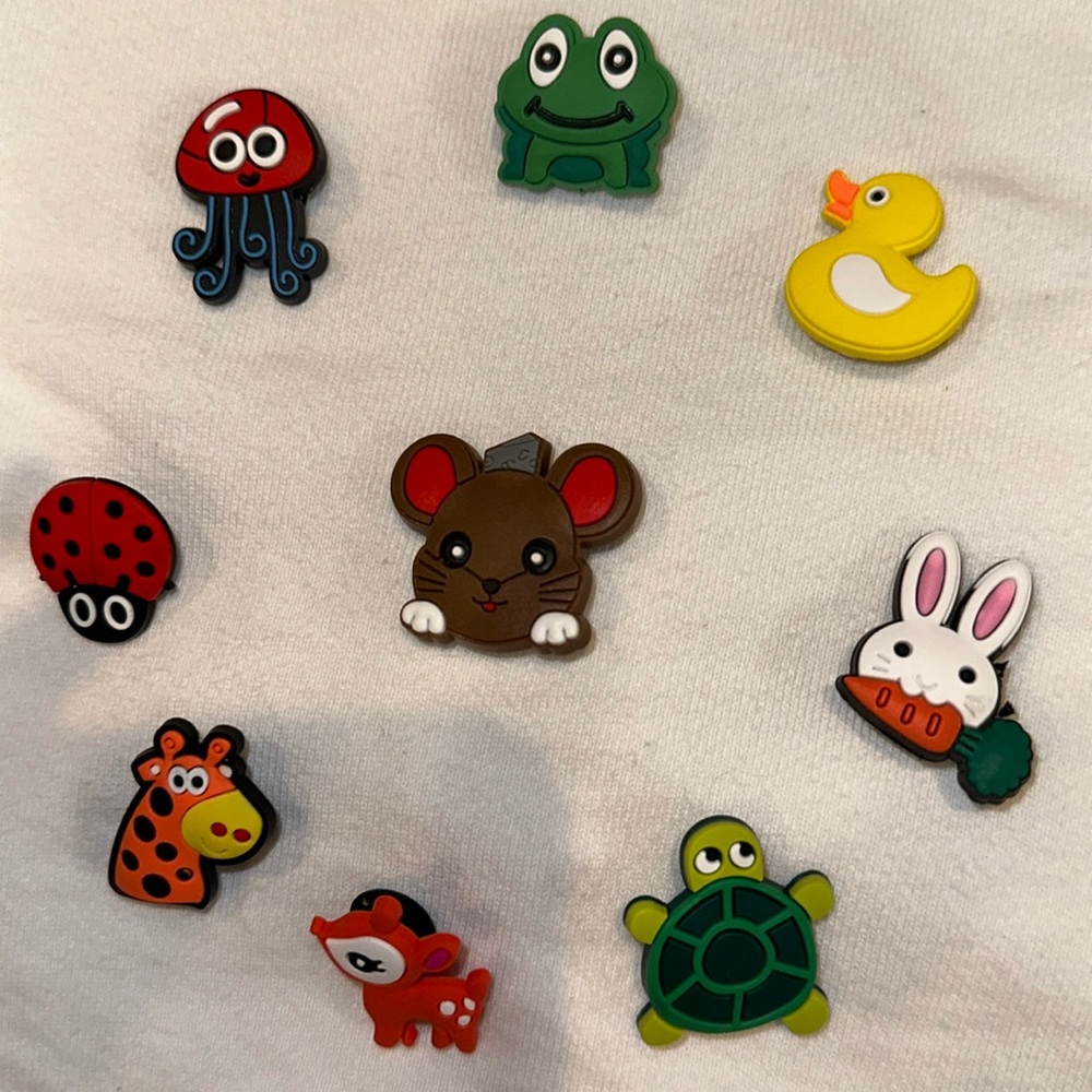 9 NWOT Animals Croc Charms